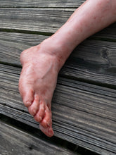 Cargar imagen en el visor de la galería, Large male leg
