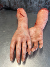 Cargar imagen en el visor de la galería, Pair of child arms