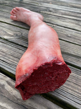 Cargar imagen en el visor de la galería, Large male leg