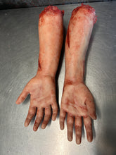 Cargar imagen en el visor de la galería, Pair of child arms