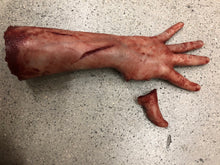 Laden Sie das Bild in den Galerie-Viewer, Severed arm with magnetic thumb