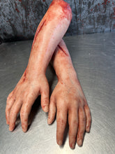 Cargar imagen en el visor de la galería, Pair of child arms