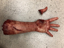 Laden Sie das Bild in den Galerie-Viewer, Severed arm with magnetic thumb
