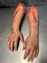 Cargar imagen en el visor de la galería, Pair of child arms