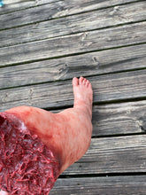 Cargar imagen en el visor de la galería, Large male leg