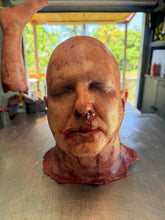 Charger l'image dans la galerie, Severed Head Marc "Fresh"