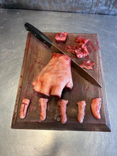 Charger l&#39;image dans la galerie, Cutting board with magnetic fingers